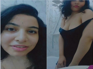 Hot Desi girl Shows Big Boobs part 2