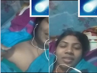 Desi Bhabhi Shows Boobs and Masturbating Part 1