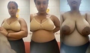 Sexy Desi Girl Shows Her Boobs